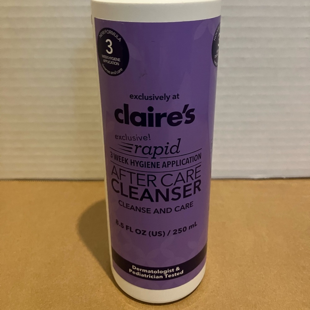 Claire’s Piercing Aftercare Saline Solution for Piercings 8.5 fl oz